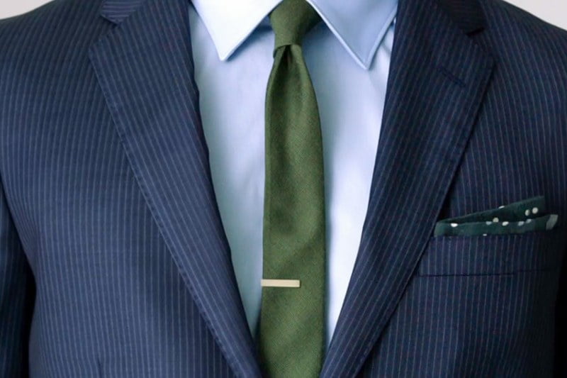 The Right Way to Wear A Tie Bar - Droidoo